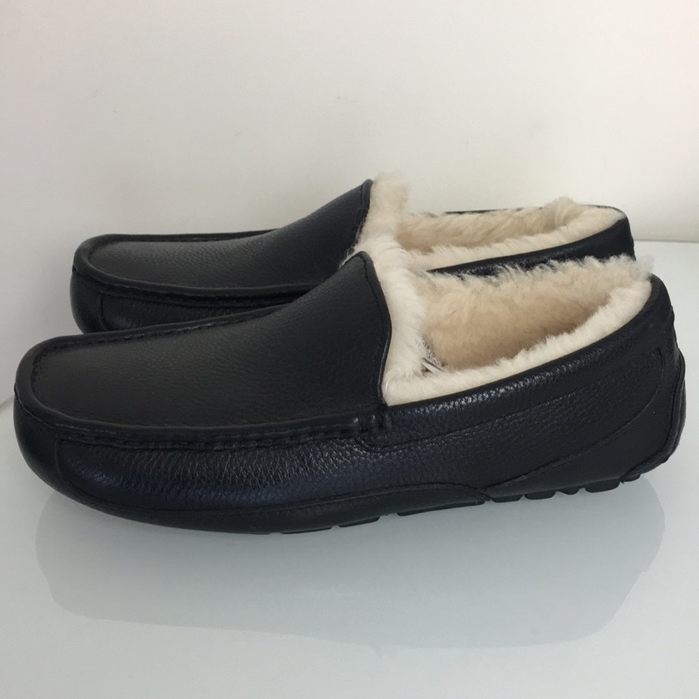 Ugg Ascot Black Leather Loafers Slippers Mens 7 - Picture 4 of 8